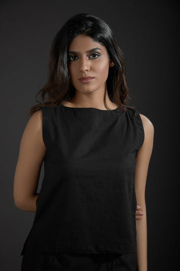 Classic boat neck pure cotton western top with wooden buttons